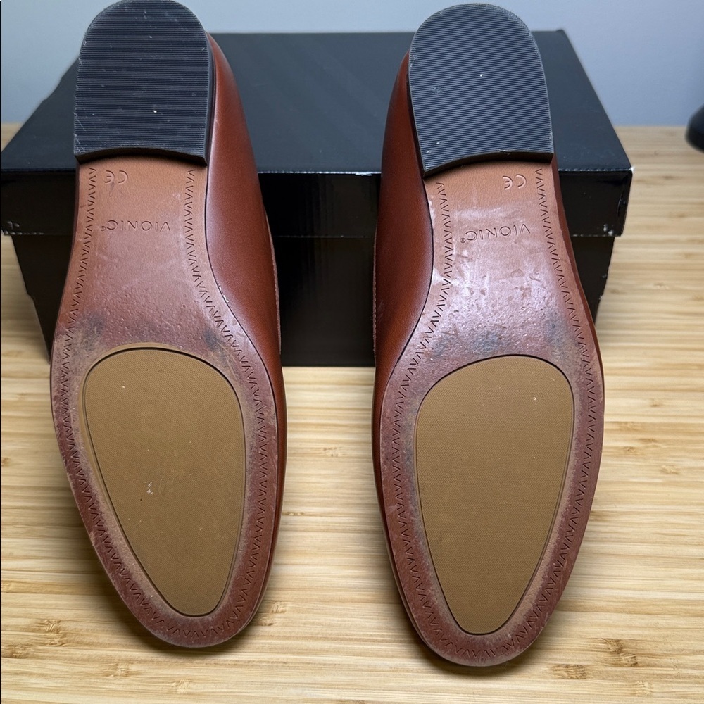 Vionic Willa WIDE Leather Loafers - Picture 8 of 9